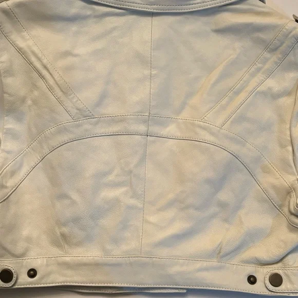 BEBE Glistening Snow White 100% Leather Crop Moto Jacket Medium cap sleeve Y2K - Picture 6 of 11
